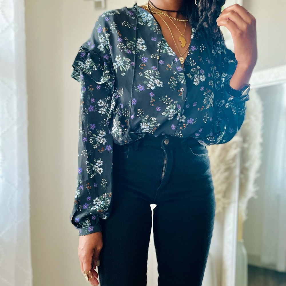 Women's Cupcakes And Cashmere Long Sleeve Floral Top S